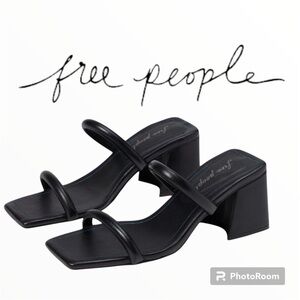 NWT Free People Black Strappy Block Heel Sandals gorgeous Sz 7.5